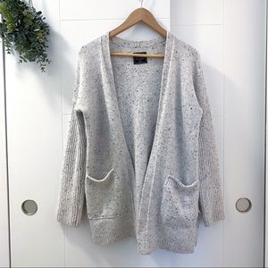 Abercrombie • Speckled Cream Pocket Cardigan